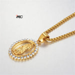 Colar com medalha da Virgem Maria e cristais